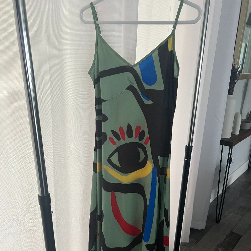 Super Trendy/Abstract Maxi Dress!